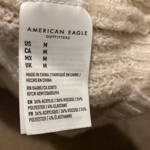 American Eagle Sweater, looks great with leggings! - Picture 3 of 3